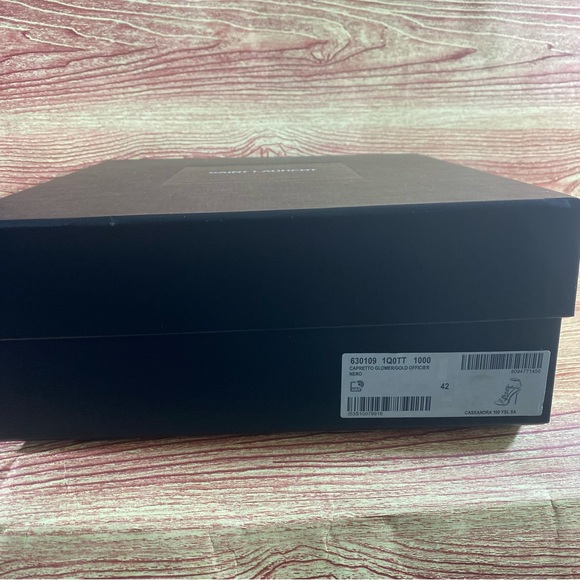 **sold sold**Yves Saint Laurent CASSANDRA SANDALS IN Smooth LEATHER - Picture 10 of 12